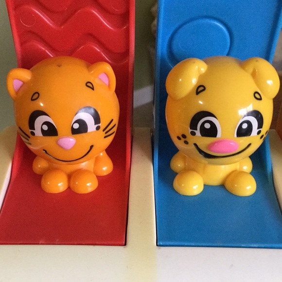 Fisher price vintage pop up toy - Picture 3 of 11